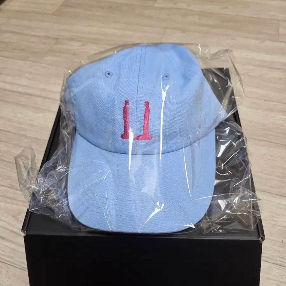 G-Dragon Ubermensch Exhibition Cap (light blue)